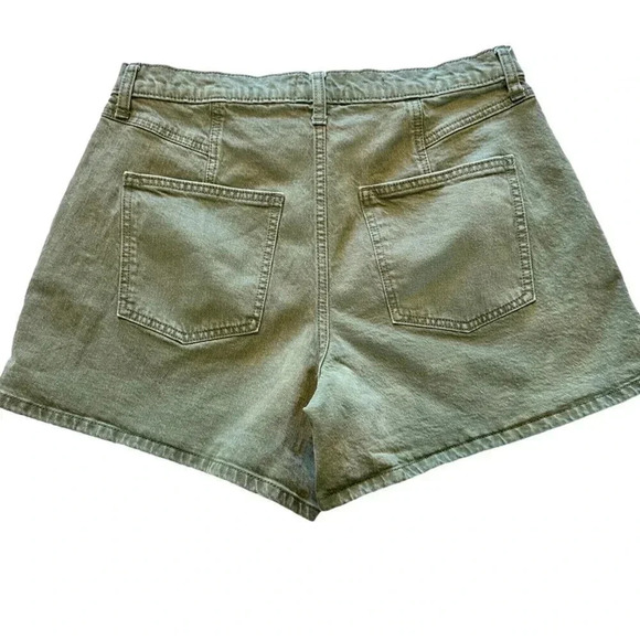 Universal Thread jean shorts women's size 12/31R green pin tuck short - Picture 2 of 12